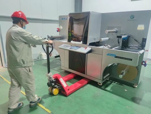 Verniciatura UV e stagnola dell'etichetta di EcooSpark Digital che timbrano la macchina di potenziamento