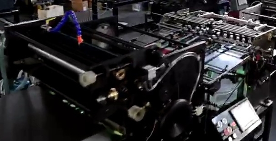 Macchina di verniciatura UV automatica ad alta velocità per stampa e imballaggio Ecoo CF-620A