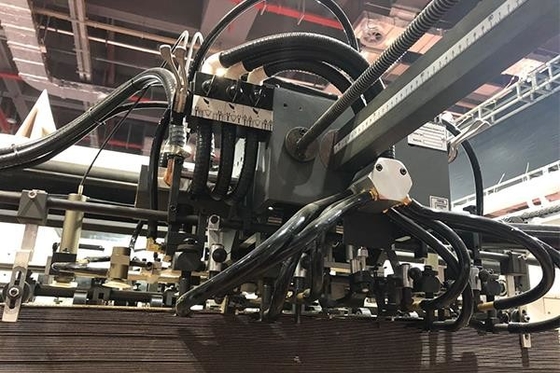 Macchina tagliante della scatola ondulata automatica di 1200mm x di 1650 con la spogliatura