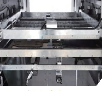 Stagnola automatica di 1200mm x di 1650 che timbra macchina tagliante con la spogliatura