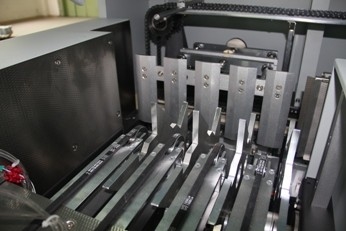 Stampa del raccoglitore del sistema della fascia del libro del robot 2000C di Digital a richiesta