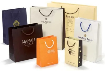 Macchina per la fabbricazione di scatole di cartone con controllo servo per una maggiore precisione