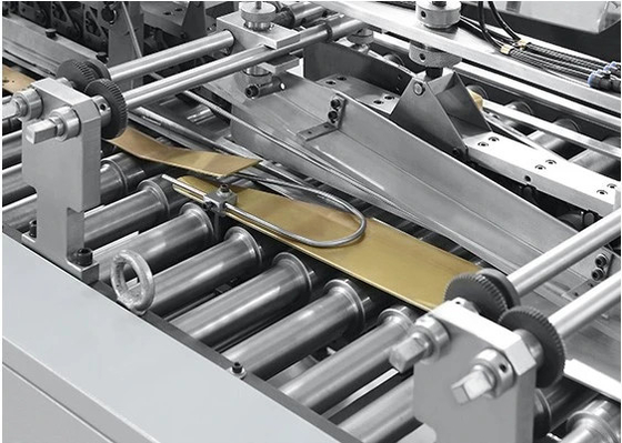 Rotolo automatico alla macchina di carta dell'incartonamento del rotolo
