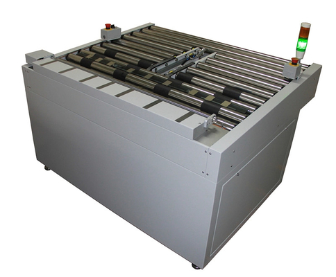 Aluminum Offset Printing Plate Hole Register Punching Machine for Online CTP Platesetter La macchina per stampare in alluminio è una macchina per stampare in alluminio