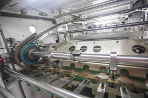 Macchina automatica per stampaggio e taglio a stampo 800X580MM 7000s/h