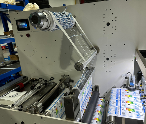 Tagliatore automatico di etichette digitali all-in-one con taglio e laminazione