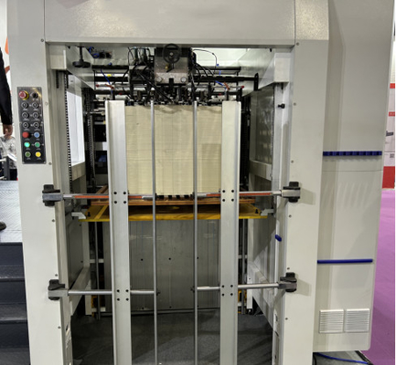 Macchine per il taglio automatico a stampo e per la creatura con dispositivo di stripping automatico