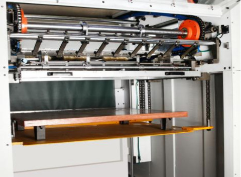 Macchine automatiche per il taglio e la creatura a stampo piatto per cartone