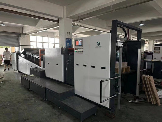 Macchina automatica per rivestimento e vetratura di vernici UV per cartone