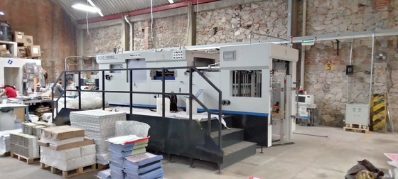Tagliatrici automatiche a stampo piatto con stripping a vuoto