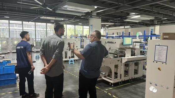 Fustellatrice laser digitale rotolo-foglio con velocità di taglio max 27 m/min e larghezza etichetta max 330 mm