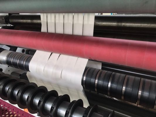 Carta termica automatica che fende la macchina di riavvolgimento con la taglierina