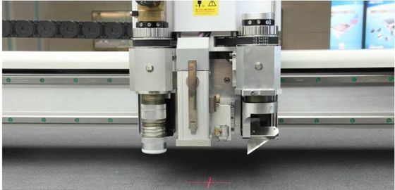 6 stagnola del cartone di asse 7.5kw che timbra macchina tagliante