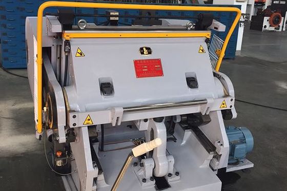 Dimensione massima del foglio 1040×720 mm Doppia regolazione di impressione a micrometro TD790 Tagliatrice