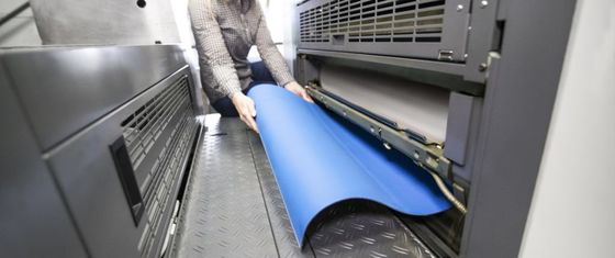 Copertura di stampa resistente agli UV con superficie micromollata e lucidata per la stampa