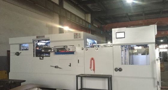 1080BQ macchina automatica di taglio a striscia con rimozione dei rifiuti per l'abbellimento delle carte