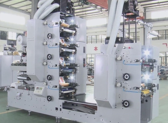Stampa automatica di etichette UV Flexo a 60 m/min con stazione di taglio a stampo