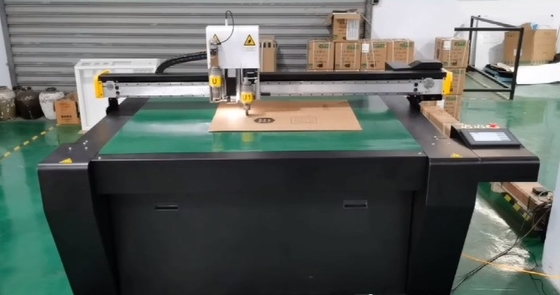 ECOO 1316 Tagliatore digitale a piatta tela per varie tavole ondulate