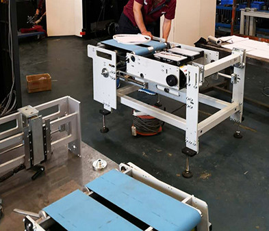 Impilatore compensante 15000 Cycles/H 660mm di cucitura di sella che si alimentano