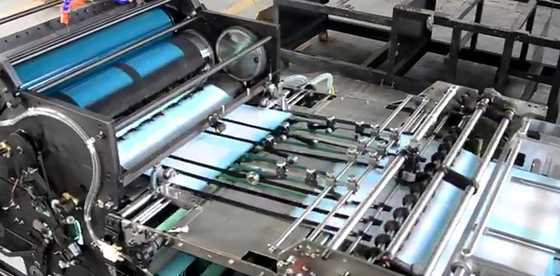 Macchina di verniciatura UV automatica ad alta velocità per stampa e imballaggio Ecoo CF-620A