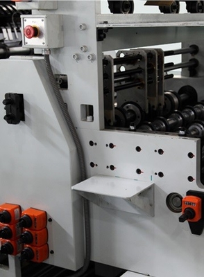 Macchina automatica per la produzione di sacchetti a fondo quadrato di carta ad alta velocità
